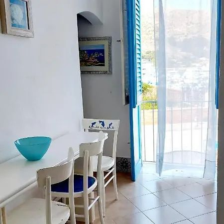Casa Blue Windows P1